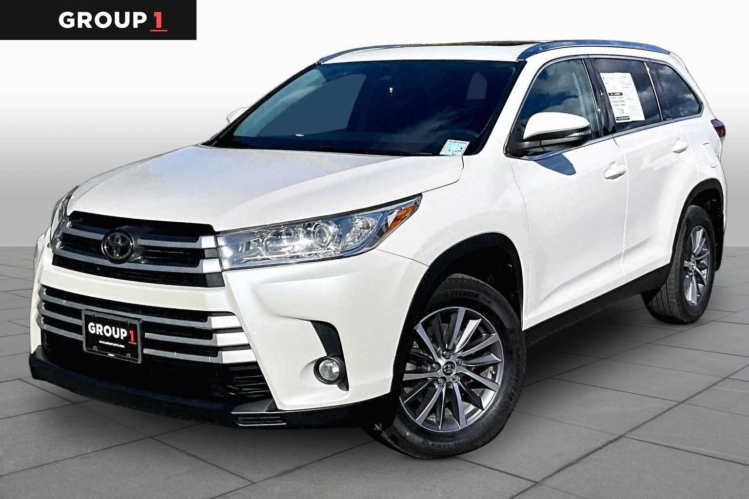 Certified 2019 Toyota Highlander XLE AWD/4WD image 1