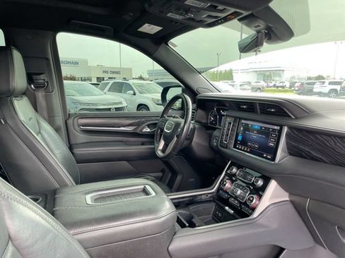 Used 2021 GMC Yukon Denali w/ Denali Premium Package AWD/4WD image 19