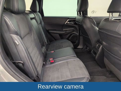 Used 2022 Mitsubishi Outlander SE image 16