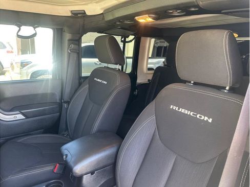 Used 2016 Jeep Wrangler Unlimited Rubicon w/ Connectivity Group AWD/4WD image 22