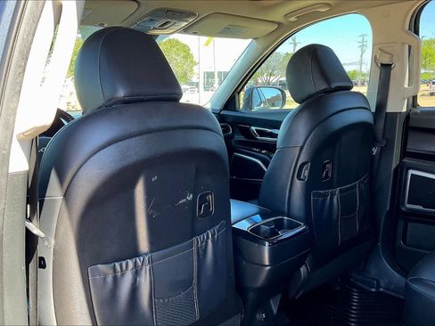 Used 2022 Kia Telluride S image 11