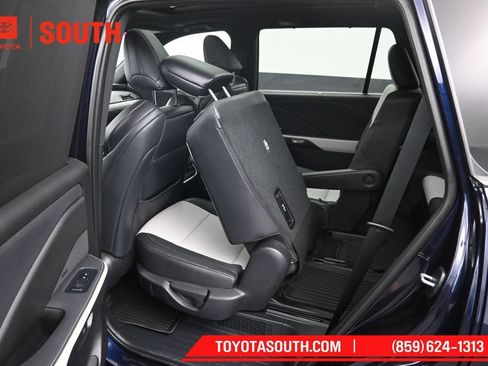 Used 2026 Lexus TX 500h AWD w/ Technology Package image 31