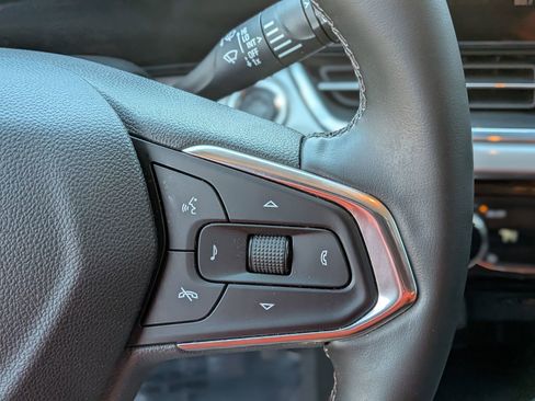 Used 2025 Chevrolet Trax LT w/ LT Convenience Package image 23