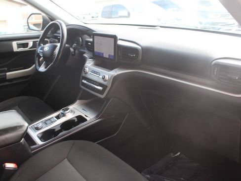 Used 2022 Ford Explorer XLT AWD/4WD image 13