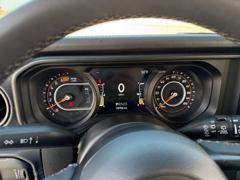 Used 2025 Jeep Wrangler Unlimited Rubicon image 40