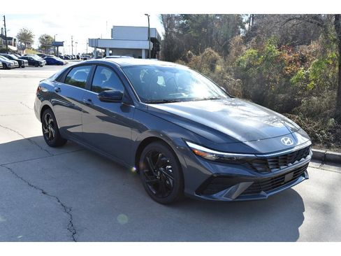 New 2026 Hyundai Elantra SEL Sport Premium image 5