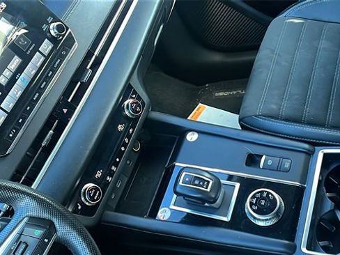 Used 2024 Mitsubishi Outlander SE image 29