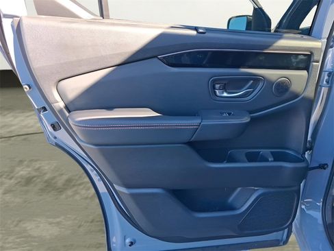 Certified 2025 Honda Pilot TrailSport image 27