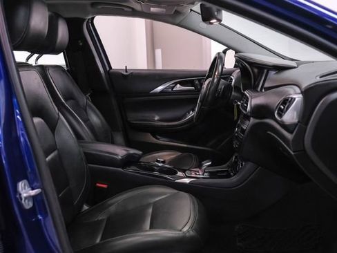 Used 2018 INFINITI QX30 Premium w/ Cargo Package image 30