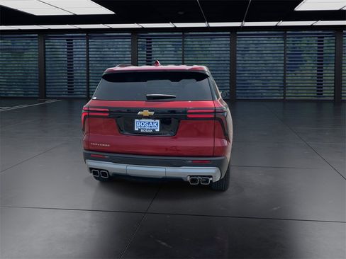 New 2025 Chevrolet Traverse LT w/ Sun and Wheel Package image 7