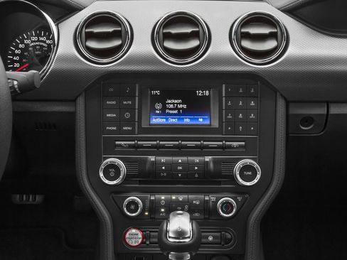Used 2017 Ford Mustang Coupe RWD image 11