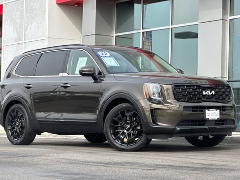 Used 2022 Kia Telluride EX w/ EX Premium Package image 2