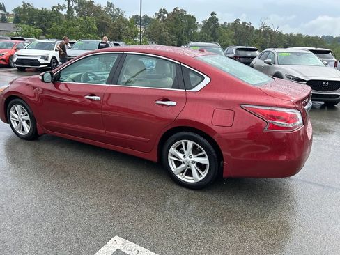 Used 2014 Nissan Altima 2.5 SL w/ Technology Package FWD image 4