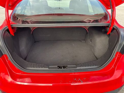 Used 2012 Ford Focus SE FWD image 18