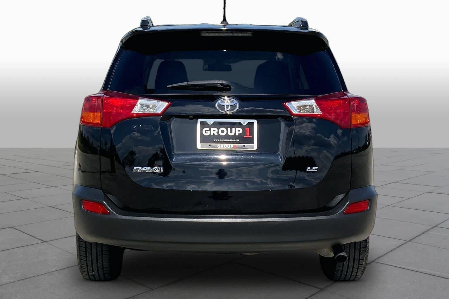 Used 2015 Toyota RAV4 LE FWD image 5
