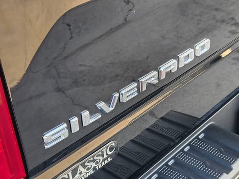 Used 2025 Chevrolet Silverado 1500 Custom RWD image 9