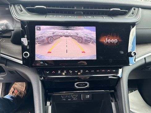 New 2026 Jeep Grand Cherokee L Limited w/ Limited Altitude Package AWD/4WD image 13