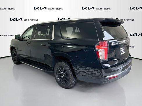Used 2022 Chevrolet Suburban LT w/ Luxury Package RWD image 5