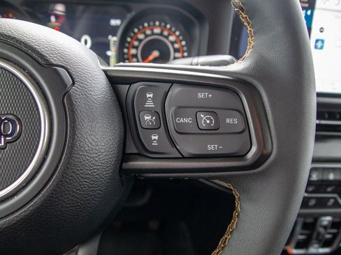 Used 2024 Jeep Gladiator Sport AWD/4WD image 22