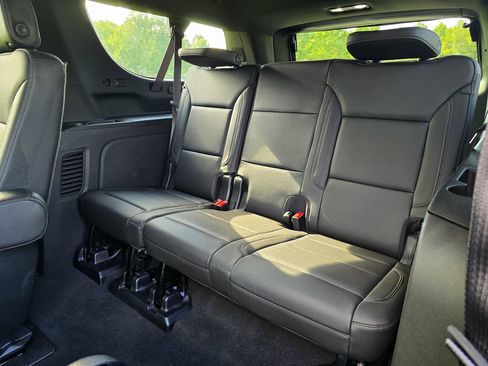 Used 2022 Chevrolet Suburban Z71 w/ Luxury Package AWD/4WD image 34