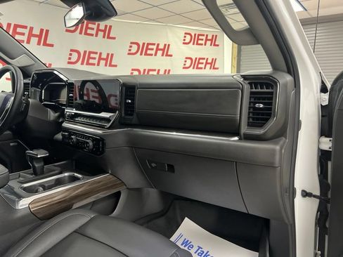 Used 2024 Chevrolet Silverado 1500 LT Trail Boss w/ LT Trail Boss Premium Package AWD/4WD image 10
