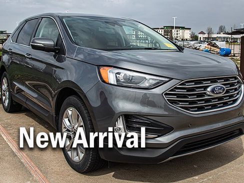 Used 2024 Ford Edge Titanium image 4