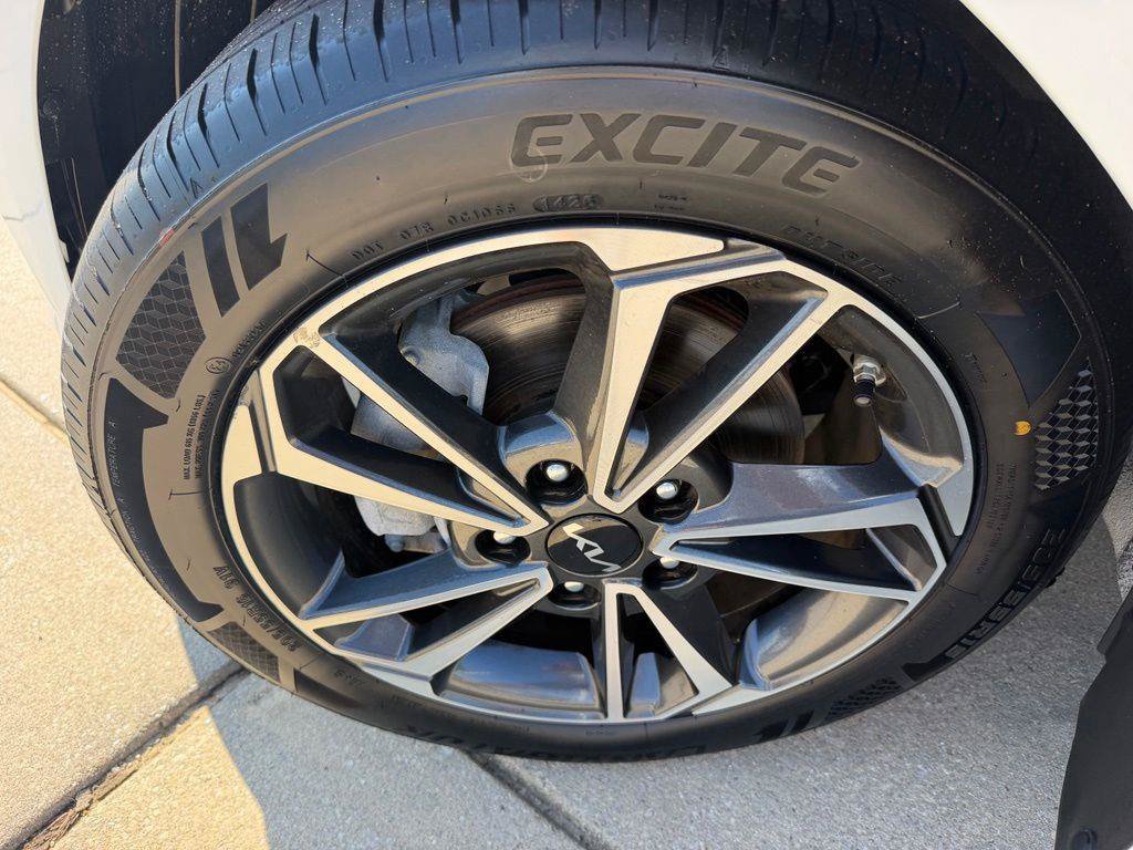 Used 2024 Kia Forte LXS FWD image 26