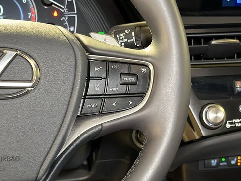 Certified 2025 Lexus ES 350 w/ Premium Package image 19