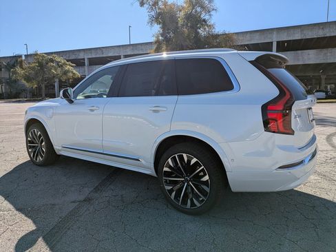 New 2026 Volvo XC90 T8 Plus AWD/4WD image 4