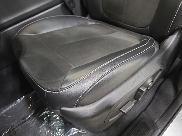 Used 2024 Jeep Grand Cherokee Altitude AWD/4WD image 27