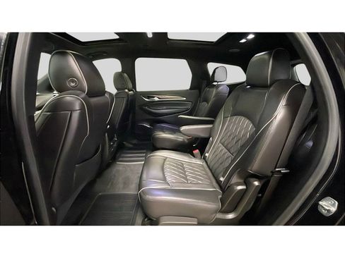 Used 2022 Buick Enclave Avenir w/ Avenir Technology Package image 15
