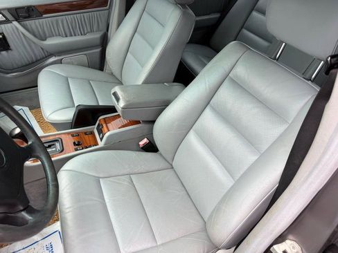 Used 1995 Mercedes-Benz E 320 Sedan image 10