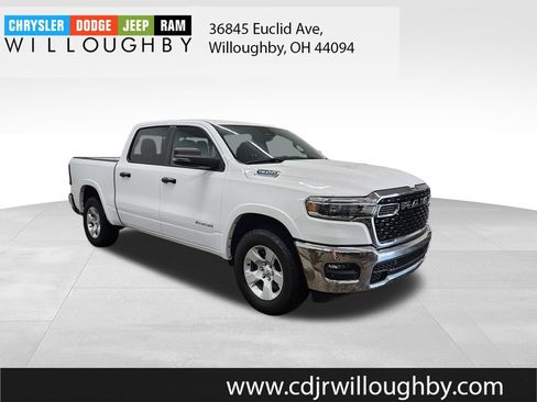 Used 2025 RAM 1500 Big Horn AWD/4WD image 3