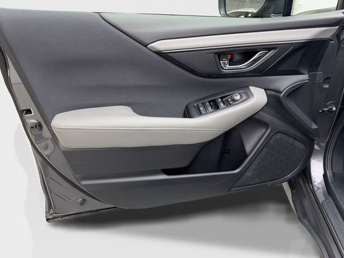 Used 2025 Subaru Outback Premium image 32