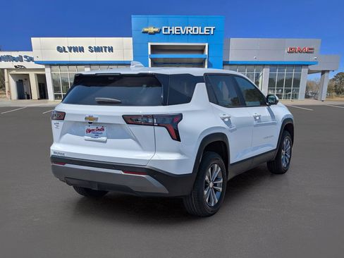 New 2026 Chevrolet Equinox LT w/ Convenience Package II FWD image 8