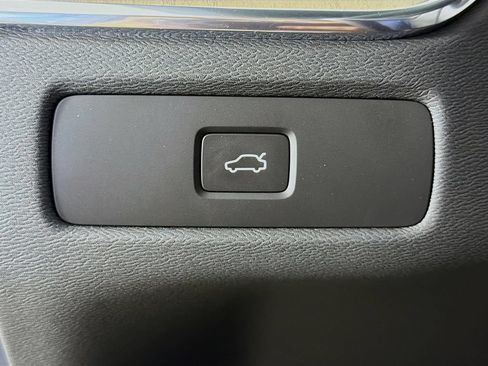 Certified 2026 Volvo XC60 B5 Plus w/ Protection Package Premier AWD/4WD image 10
