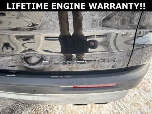 Used 2025 GMC Acadia Elevation image 7