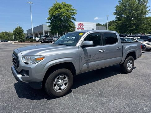 Used 2020 Toyota Tacoma SR w/ SR Convenience Package RWD image 2