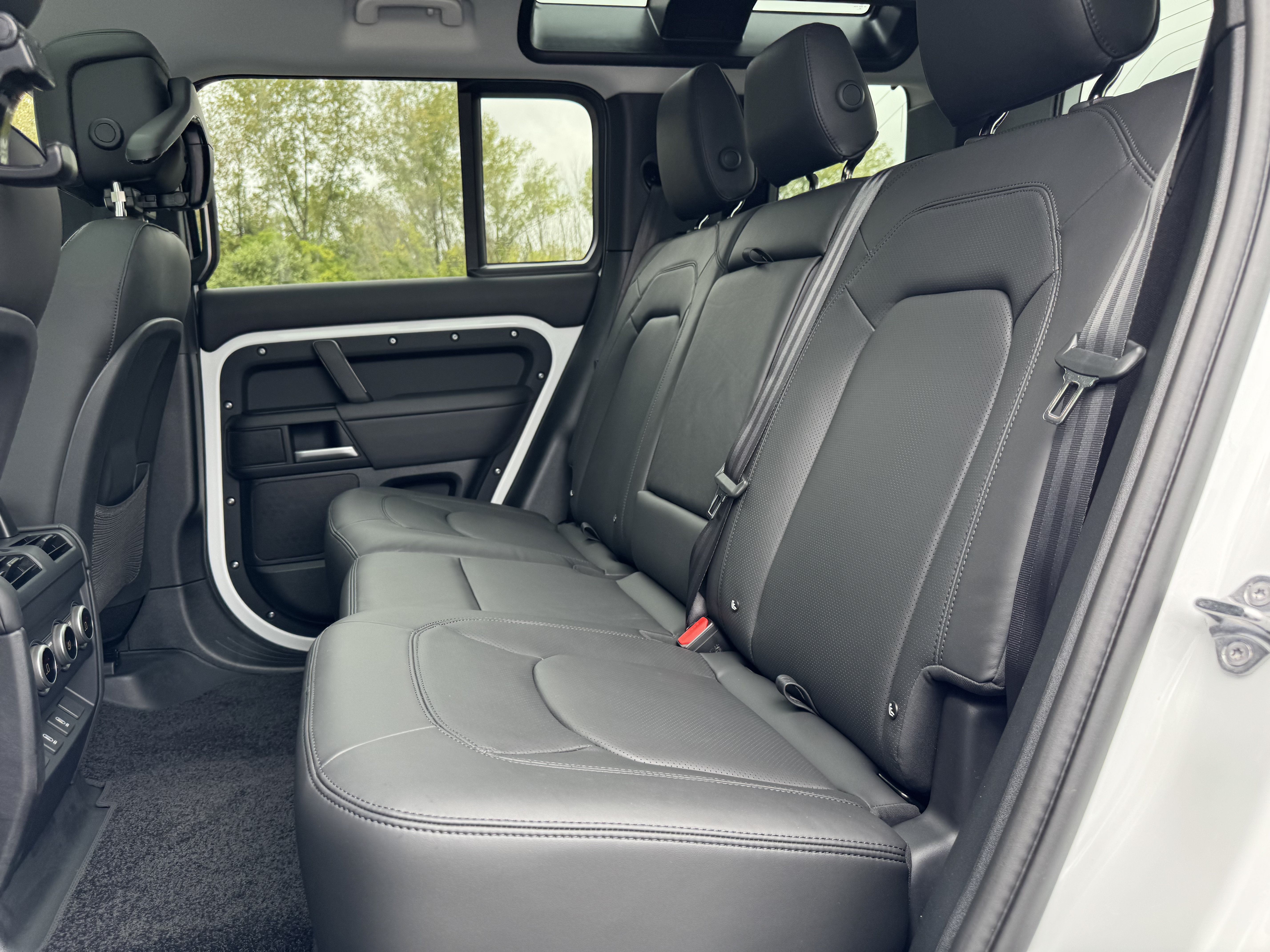 New 2026 Land Rover Defender 110 S AWD/4WD image 27