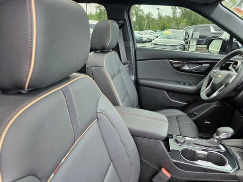 Used 2025 Chevrolet Blazer Premier w/ Driver Confidence II Package image 15