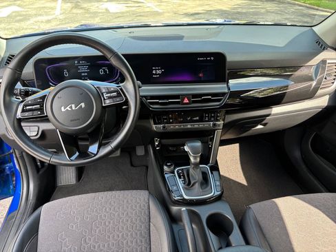 Used 2025 Kia Seltos S FWD image 28