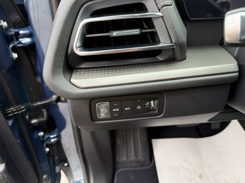 New 2026 Chevrolet Traverse LT w/ Midnight/Sport Edition image 15