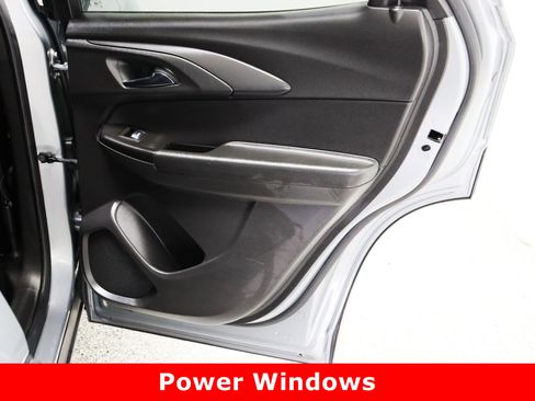 Used 2024 Chevrolet TrailBlazer RS image 32