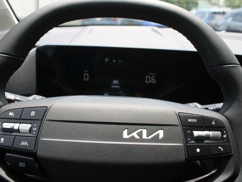 New 2026 Kia Sportage EX FWD image 28