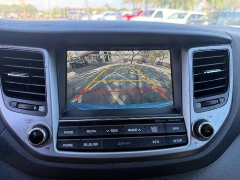 Used 2016 Hyundai Tucson Limited w/ Option Group 03 FWD image 16