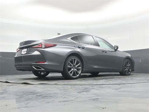 Used 2019 Lexus ES 350 Ultra Luxury image 39