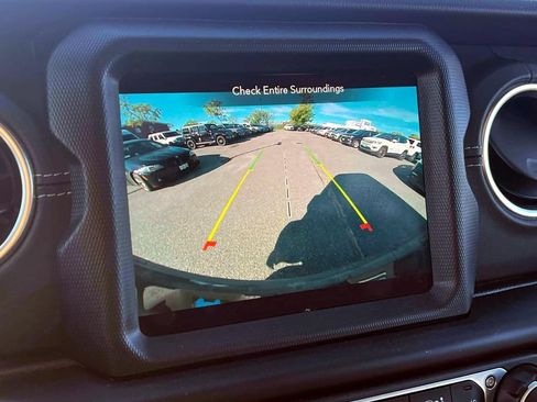 Used 2023 Jeep Wrangler Unlimited Sahara w/ Cold Weather Group AWD/4WD image 35