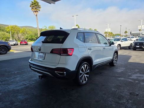 Used 2022 Volkswagen Taos SE FWD image 6
