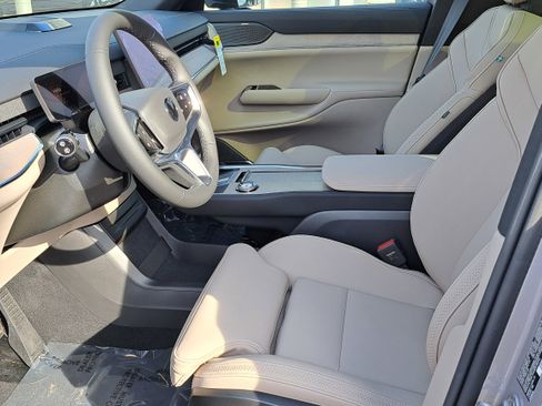 New 2026 Volvo EX90 Plus image 6