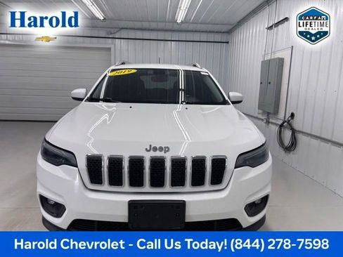 Used 2019 Jeep Cherokee Latitude w/ Comfort & Convenience Group AWD/4WD image 2